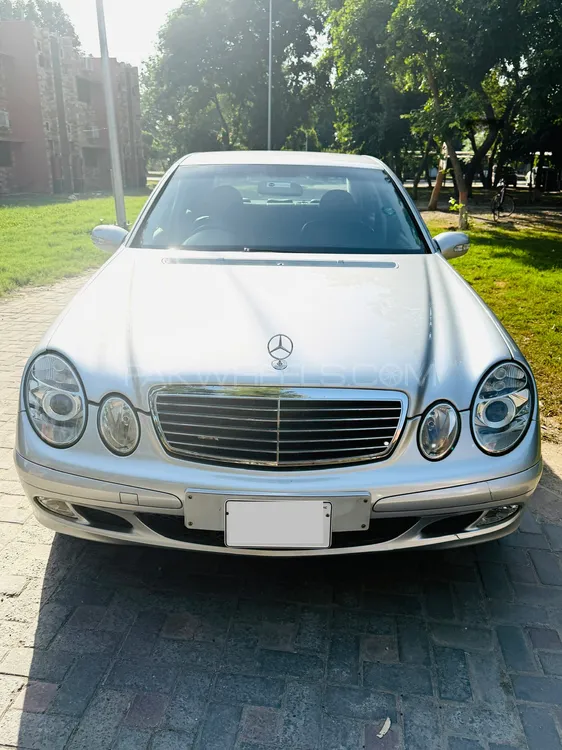 Mercedes Benz E Class 2004 for Sale in Islamabad Image-1