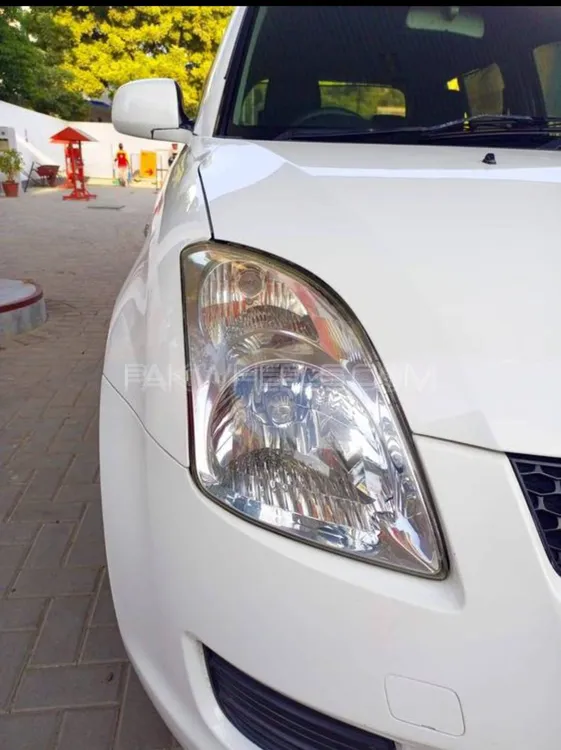 Suzuki Swift 2011 for Sale in Karachi Image-1