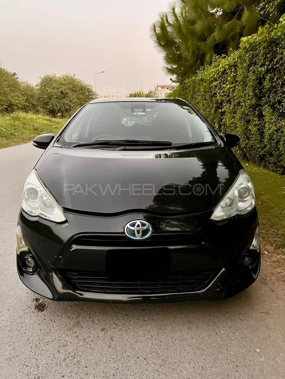 Toyota Aqua 2017 for Sale in Islamabad Image-1