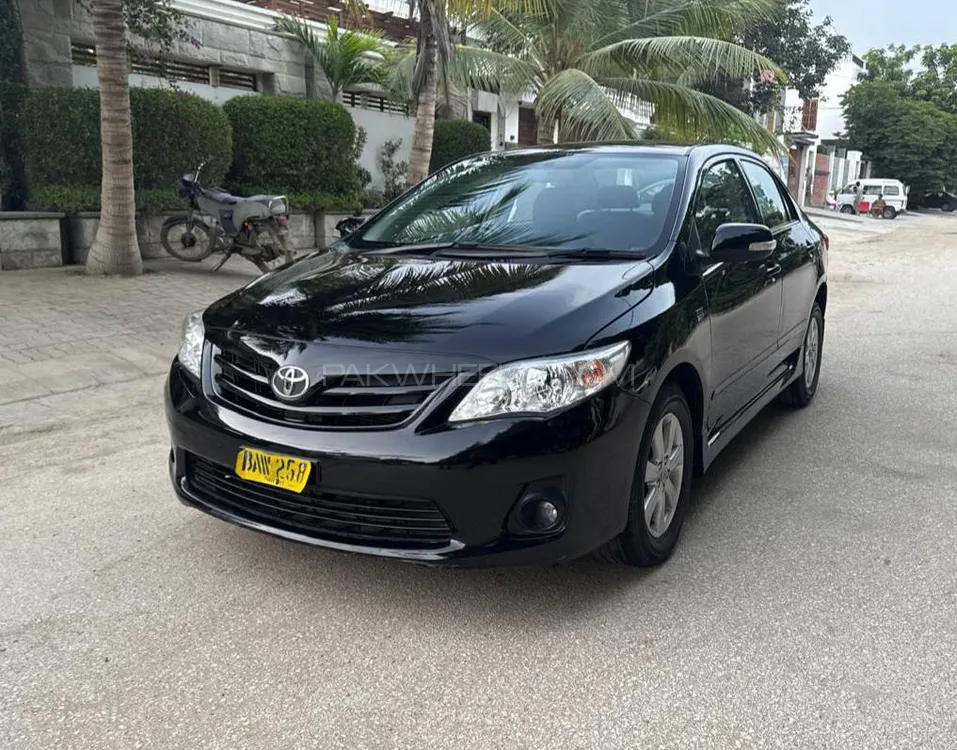 Toyota Corolla 2013 for Sale in Karachi Image-1