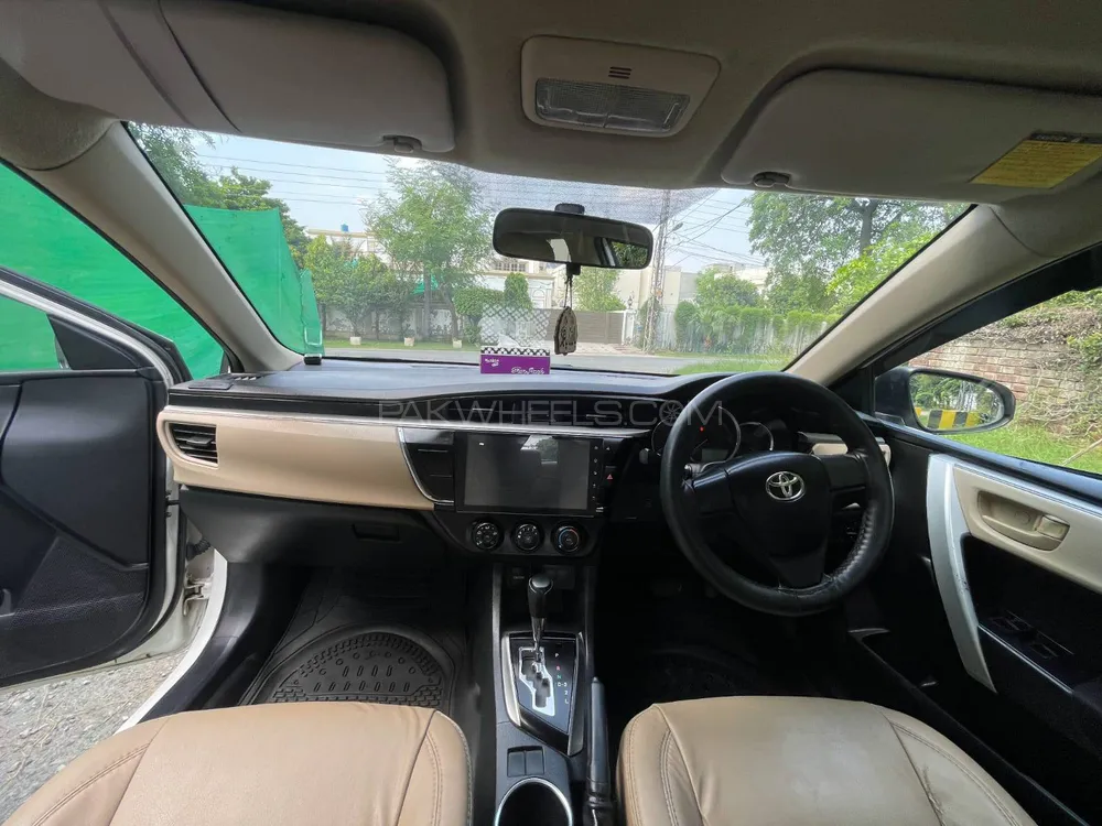 Toyota Corolla 2016 for Sale in Lahore Image-1