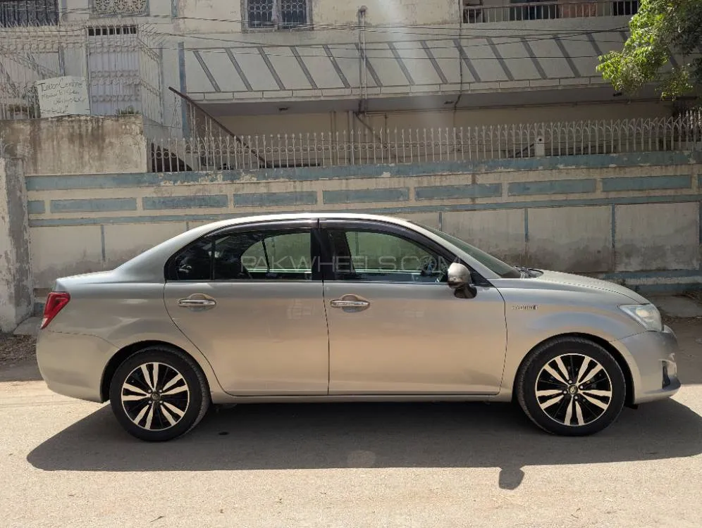 Toyota Corolla Axio 2014 for Sale in Karachi Image-1