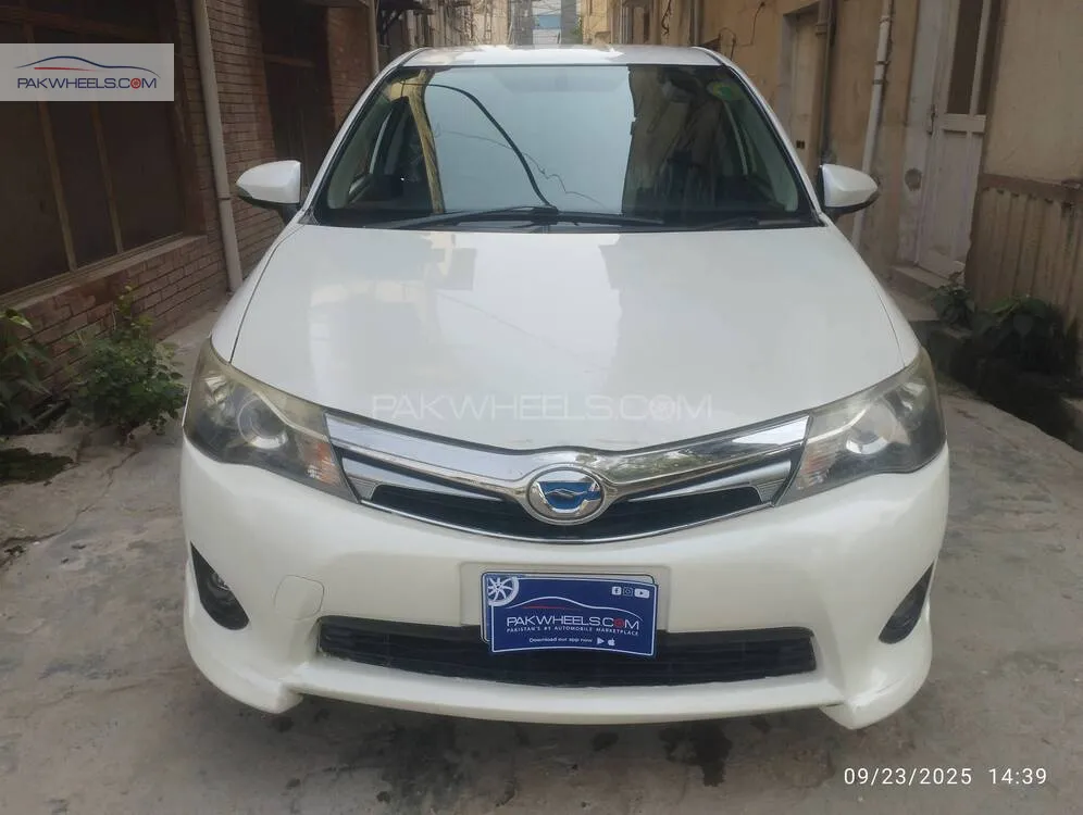 Toyota Corolla Fielder 2014 for Sale in Peshawar Image-1