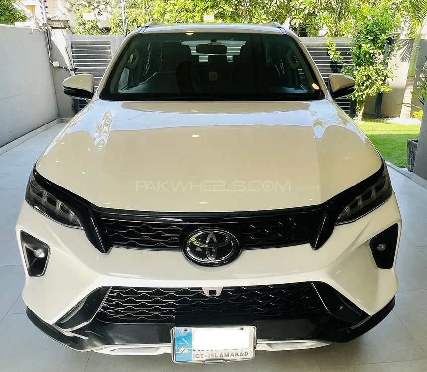 Toyota Fortuner 2020 for Sale in Lahore Image-1