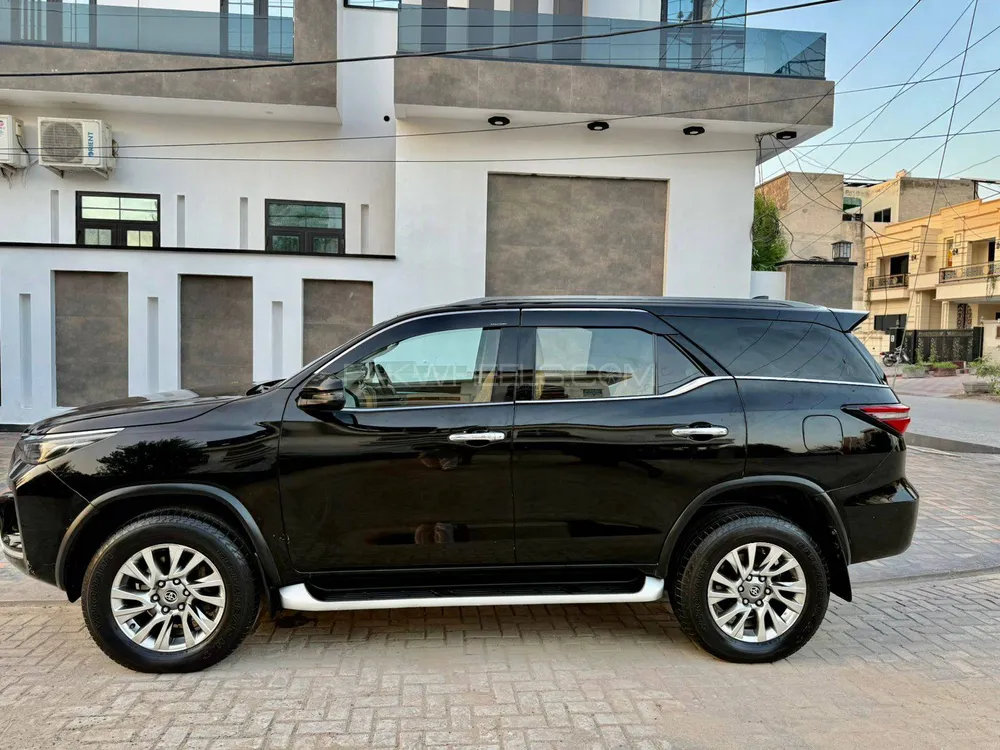 Toyota Fortuner 2022 for Sale in Jhang Image-1