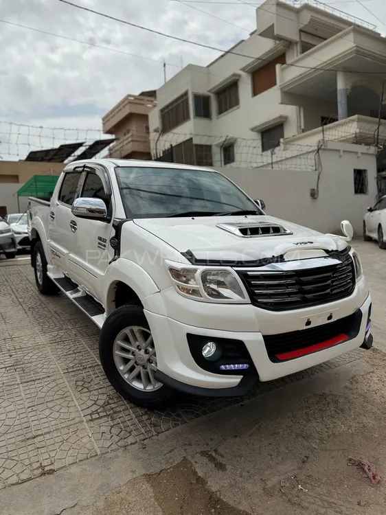 Toyota Hilux 2011 for Sale in Karachi Image-1