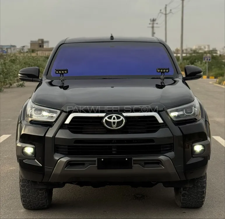 Toyota Hilux 2023 for Sale in Karachi Image-1