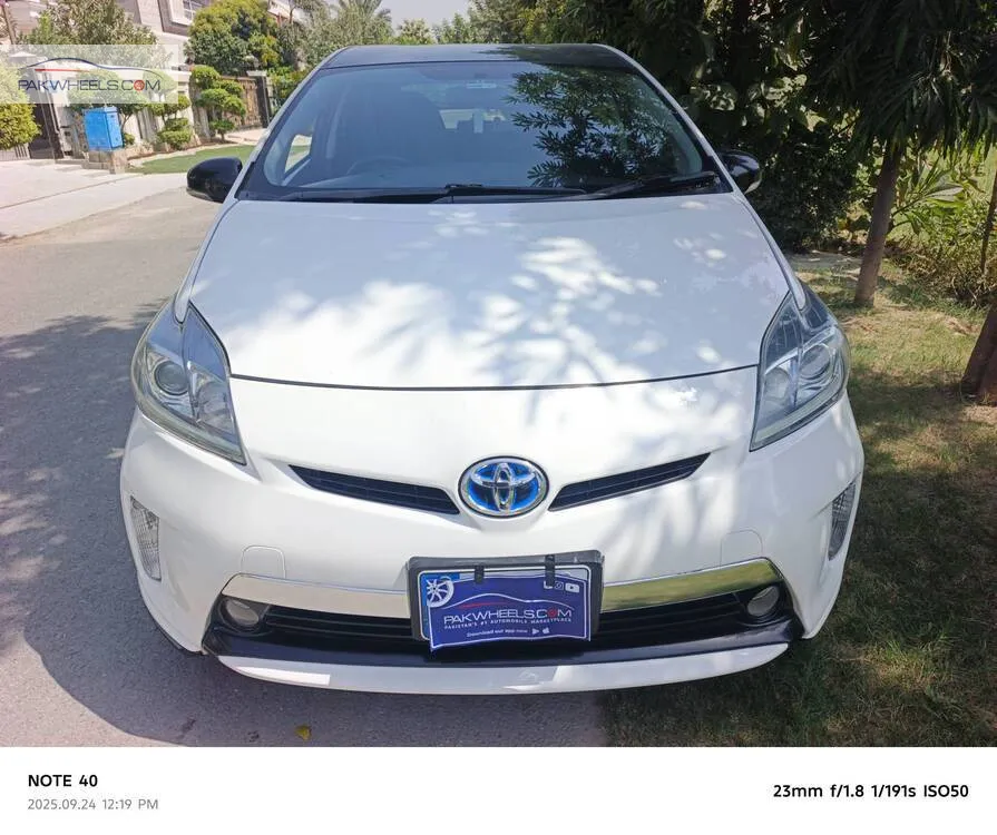 Toyota Prius 2014 for Sale in Lahore Image-1