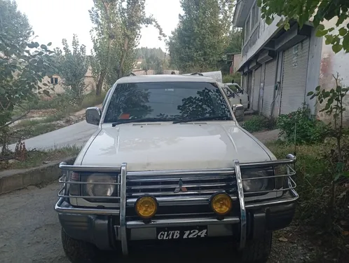 Mitsubishi Pajero Exceed 2.4 1992