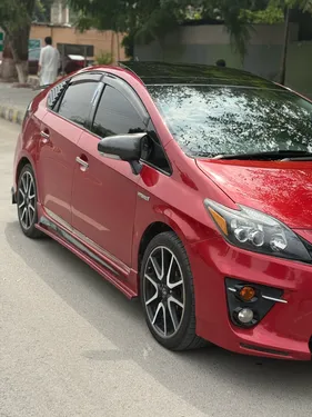 Toyota Prius S LED Edition 1.8 2013