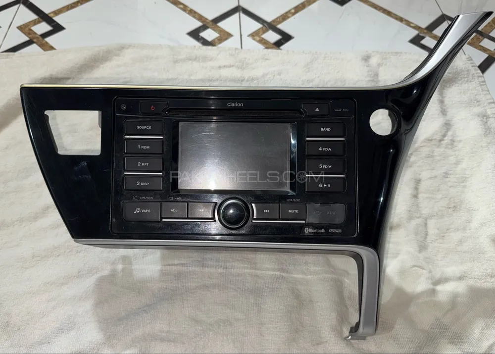 Corolla genioun Clarion audio video player with genioun panel negeociable  Image-1