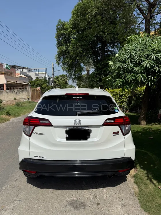 Honda Vezel 2016 for Sale in Lahore Image-1