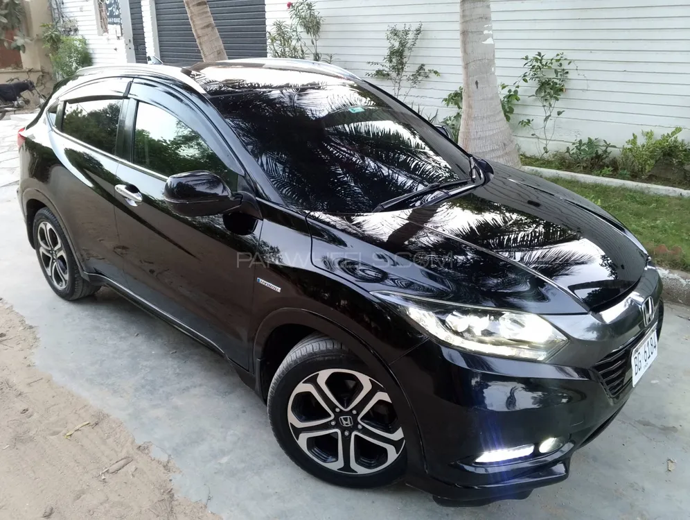 Honda Vezel 2014 for Sale in Karachi Image-1