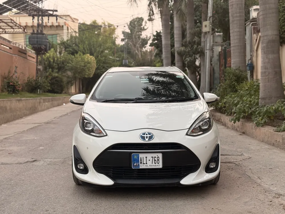 Toyota Aqua 2017 for Sale in Peshawar Image-1