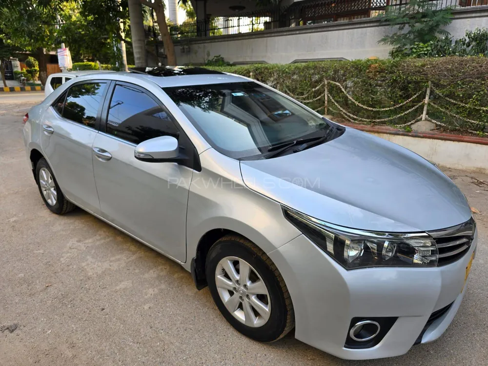 Toyota Corolla 2017 for Sale in Karachi Image-1