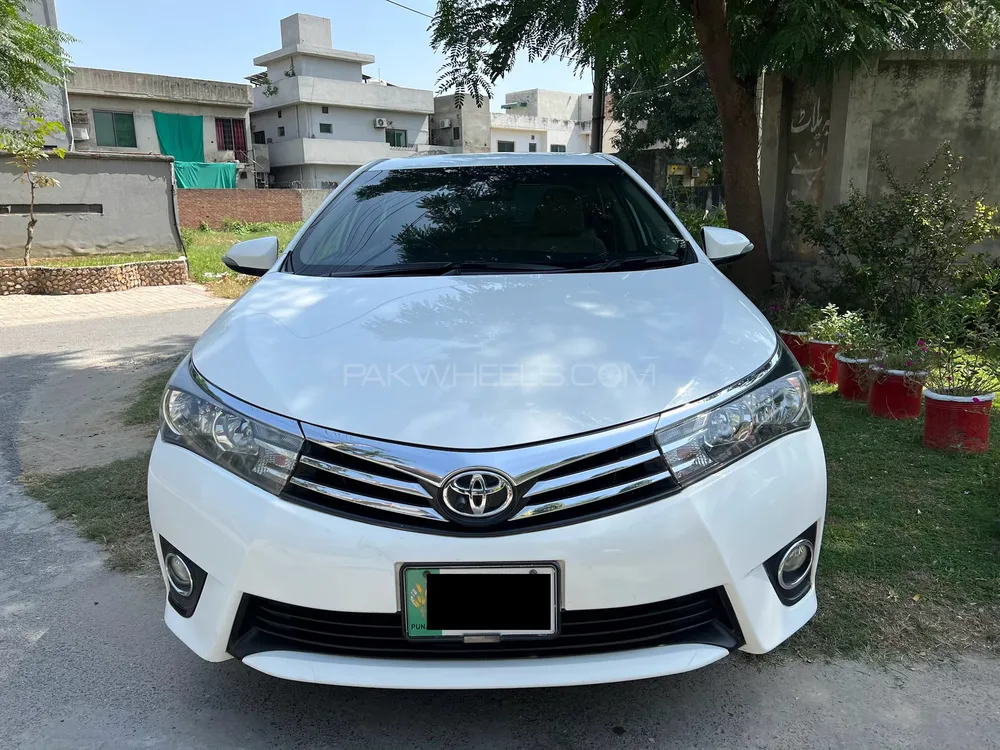 Toyota Corolla 2017 for Sale in Lahore Image-1
