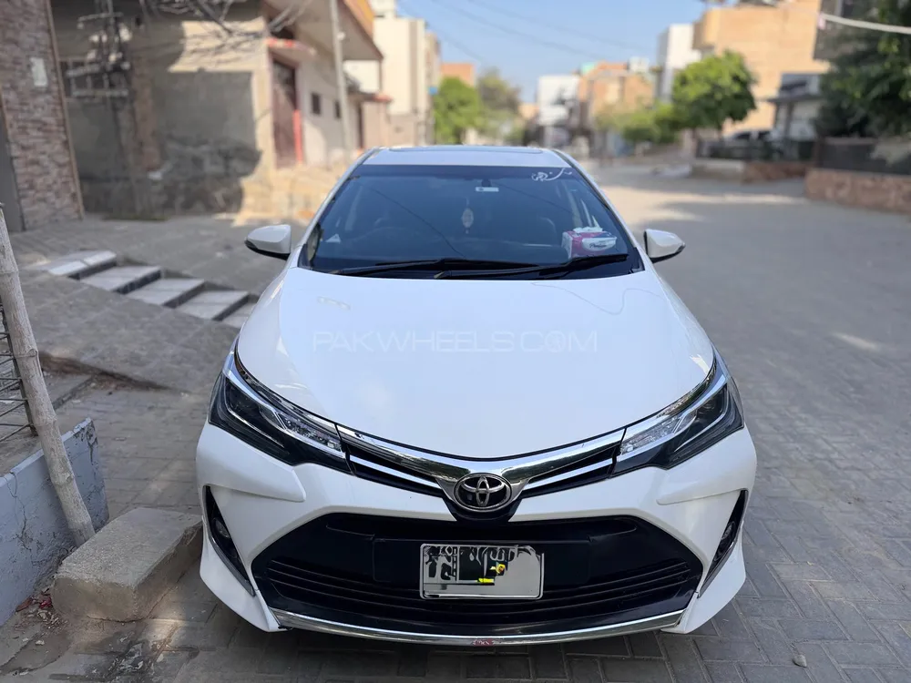 Toyota Corolla 2021 for Sale in Larkana Image-1