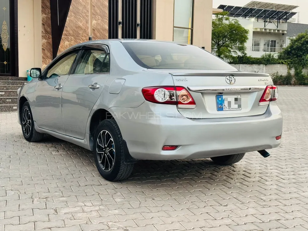Toyota Corolla 2011 for Sale in Islamabad Image-1