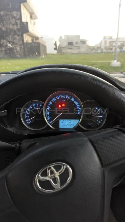 Toyota Corolla 2015 for Sale in Islamabad Image-1