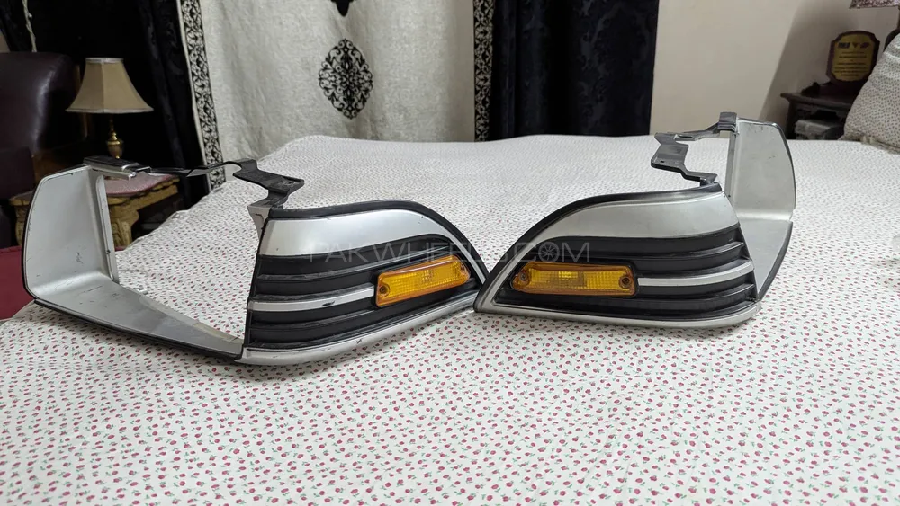 Toyota Corolla Headlights Image-1