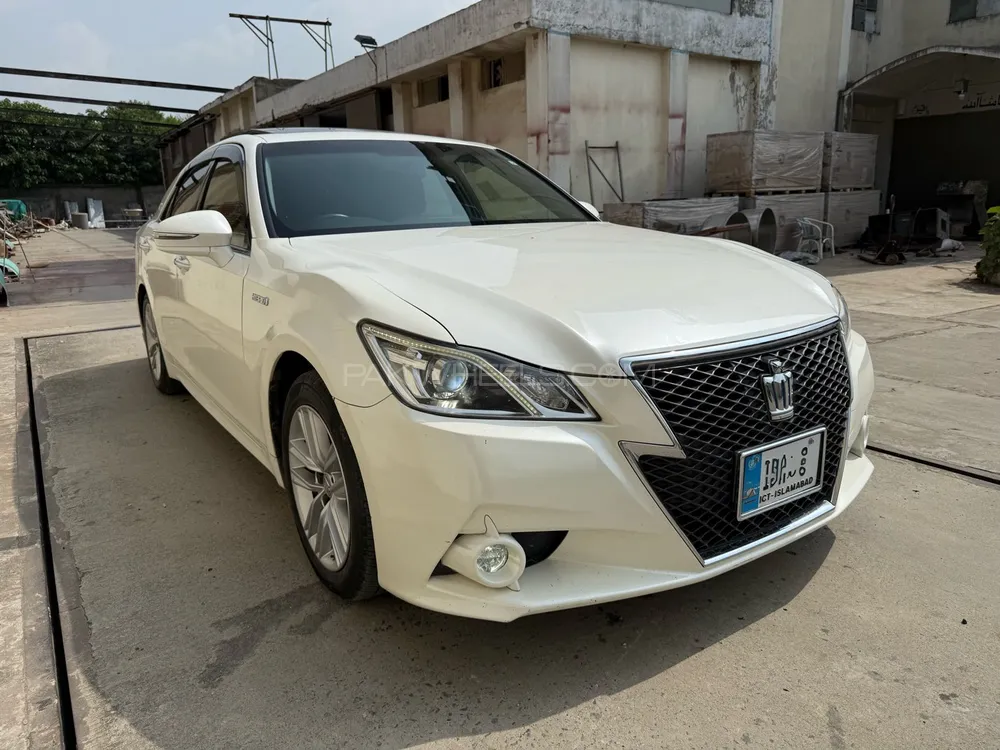 Toyota Crown 2013 for Sale in Islamabad Image-1