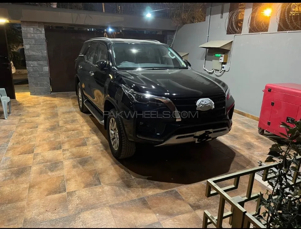 Toyota Fortuner 2021 for Sale in Karachi Image-1