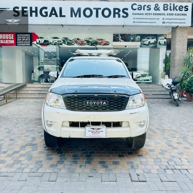 Toyota Hilux 2011 for Sale in Islamabad Image-1