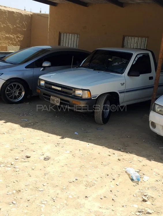 Toyota Hilux 1990 for Sale in Quetta Image-1