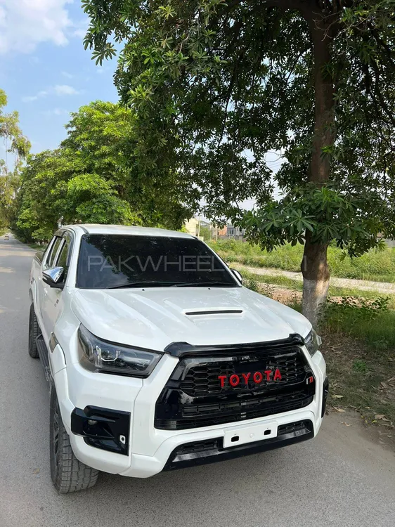 Toyota Hilux 2013 for Sale in Peshawar Image-1