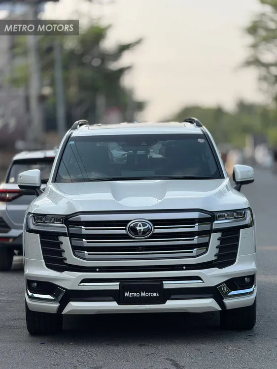 Toyota Land Cruiser 2023 for Sale in Lahore Image-1