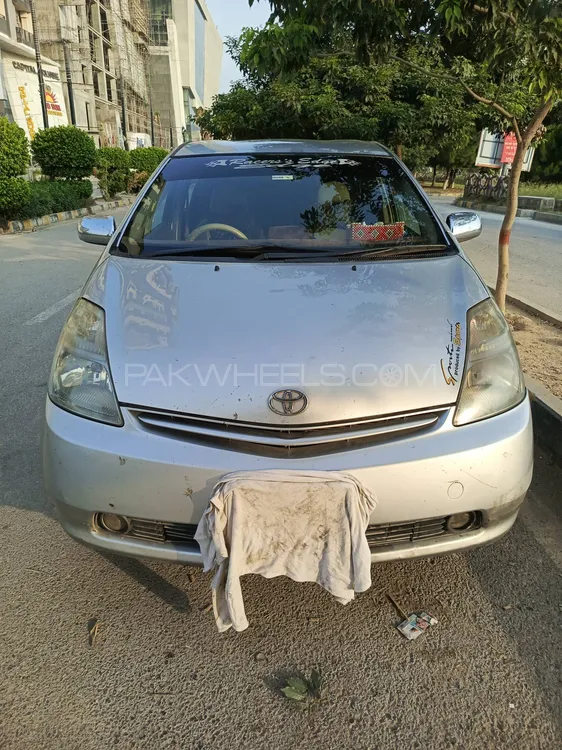 Toyota Prius 2010 for Sale in Islamabad Image-1