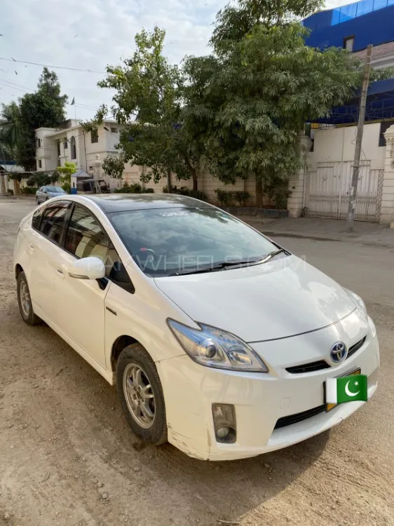 Toyota Prius 2011 for Sale in Karachi Image-1