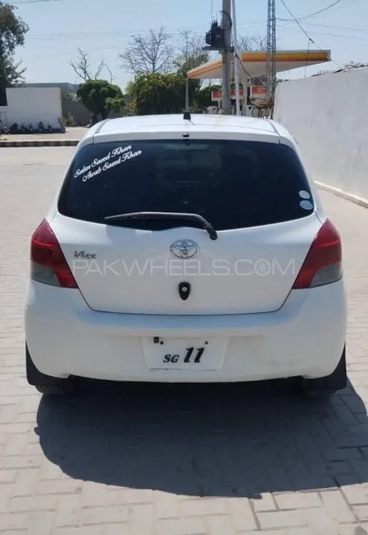 Toyota Vitz 2010 for Sale in Mian Wali Image-1