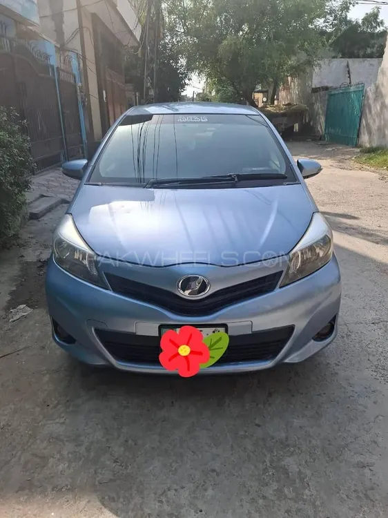 Toyota Vitz 2011 for Sale in Lahore Image-1