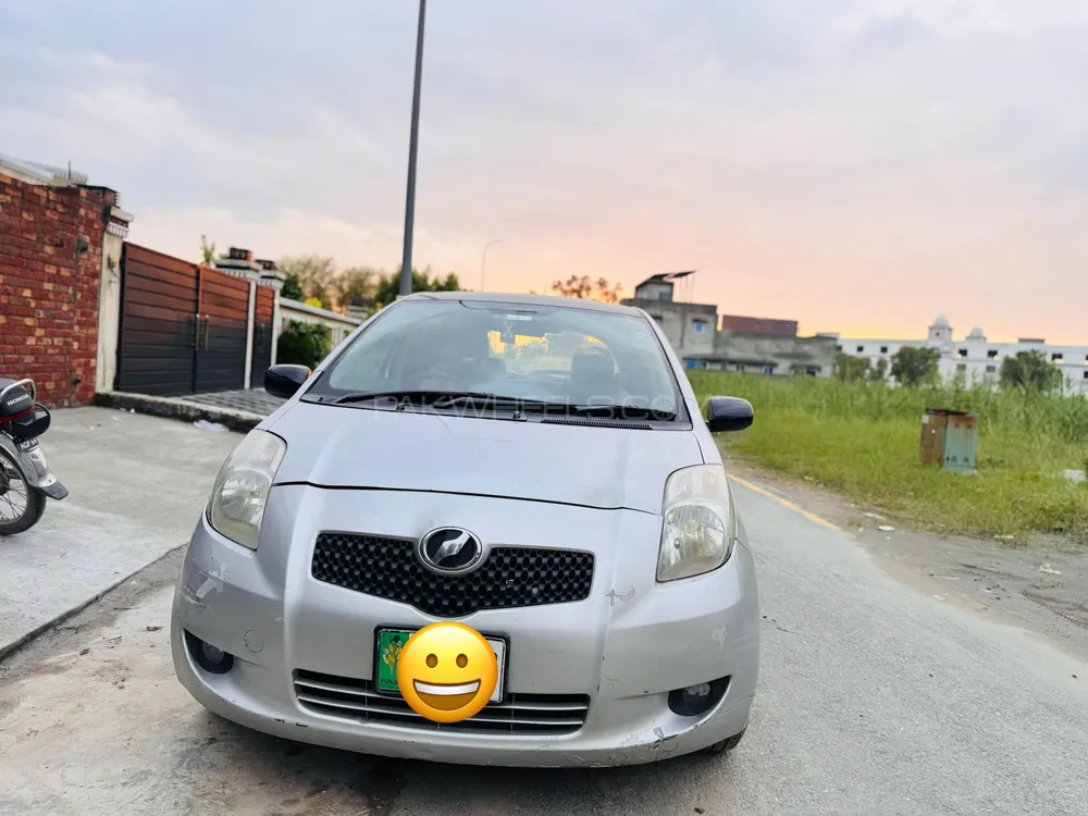 Toyota Vitz 2005 for Sale in Lahore Image-1