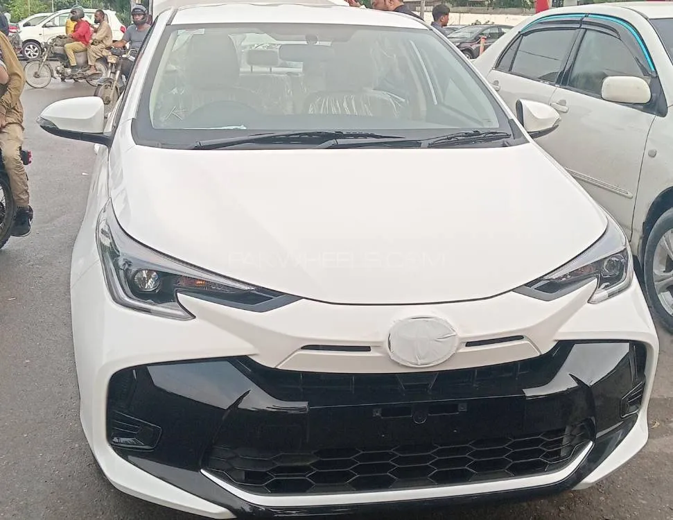 Toyota Yaris Sedan 2025 for Sale in Karachi Image-1
