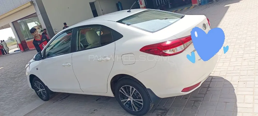 Toyota Yaris Sedan 2021 for Sale in Lahore Image-1