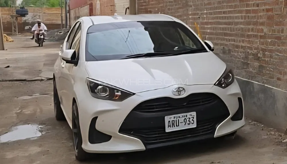 Toyota Yaris Hatchback 2021 for Sale in Dera ismail khan Image-1