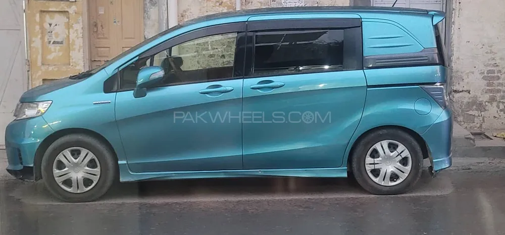 Honda Freed 2012 for Sale in Islamabad Image-1