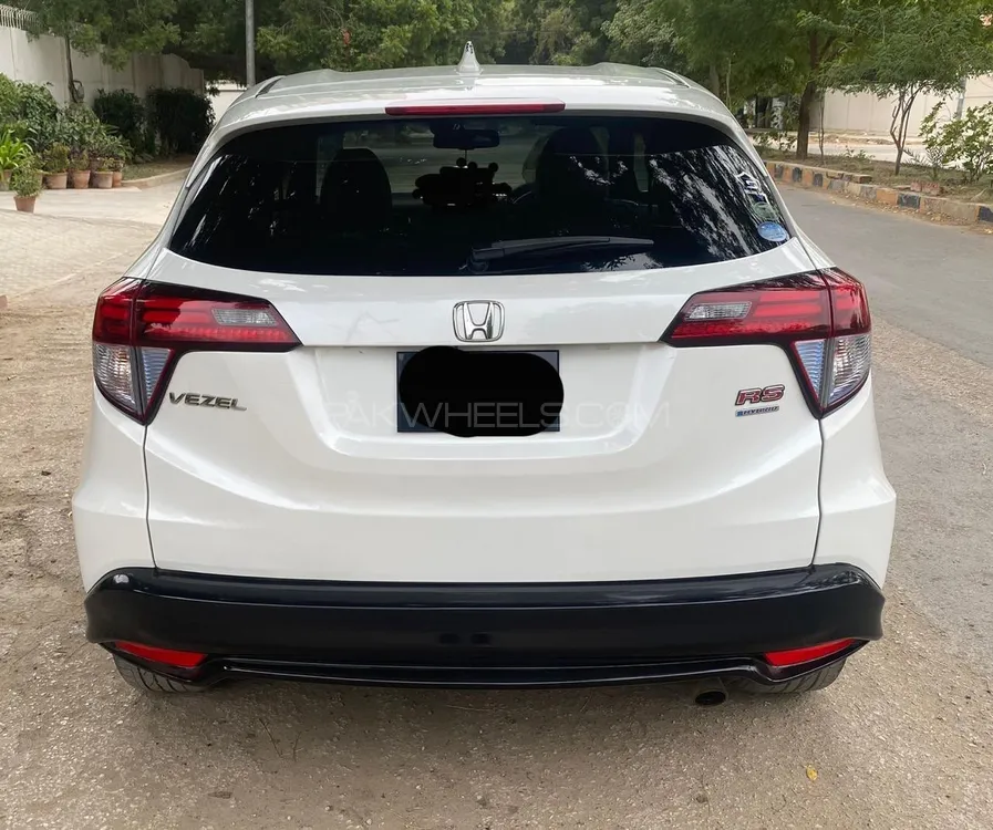 Honda Vezel 2016 for Sale in Karachi Honda Vezel 2016 for Sale in Karachi Image-2