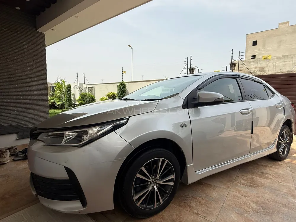 Toyota Corolla 2017 for Sale in Karachi Image-1