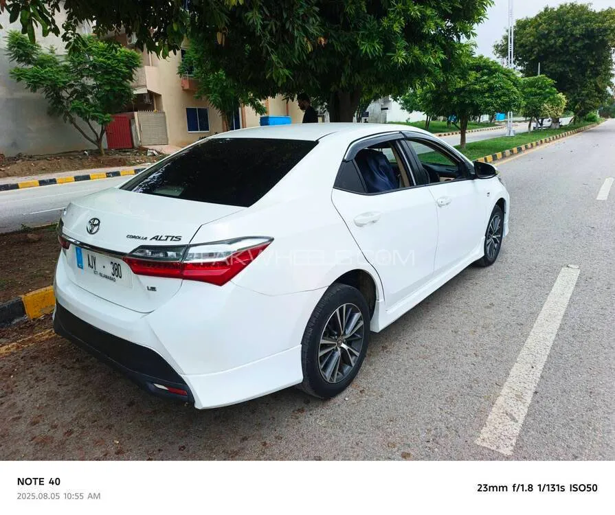 Toyota Corolla 2018 for Sale in Islamabad Image-1