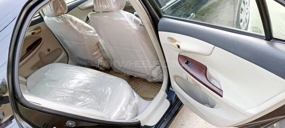 Toyota Corolla 2013 for Sale in Karachi Image-1