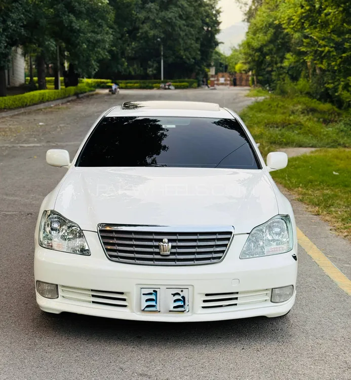 Toyota Crown 2004 for Sale in Islamabad Image-1