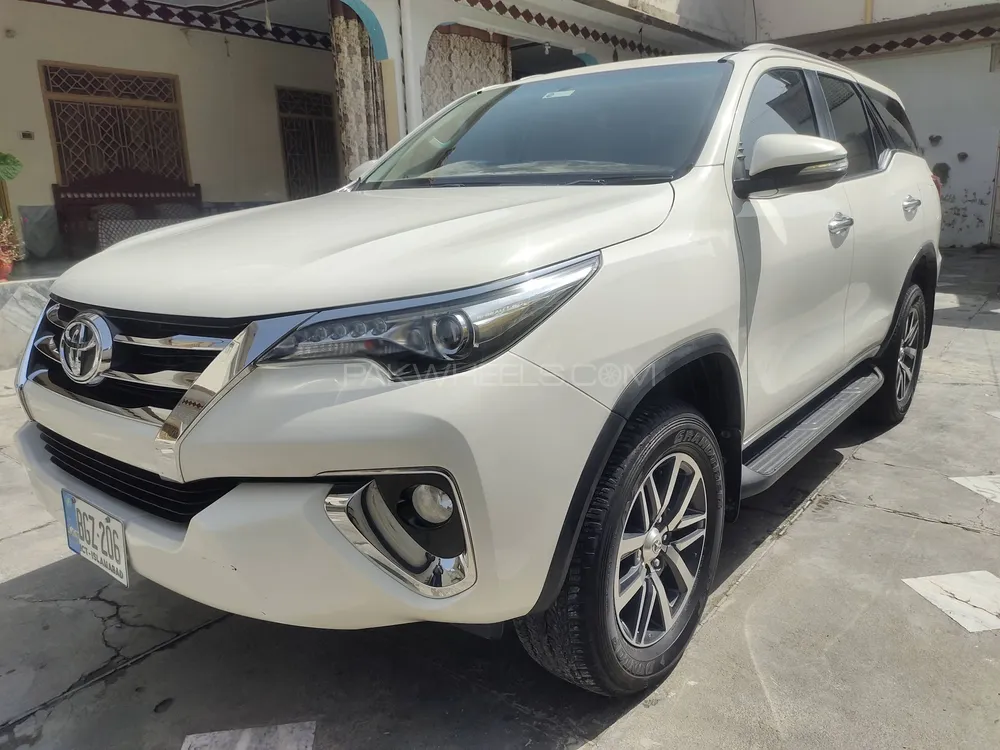 Toyota Fortuner 2018 for Sale in Mansehra Toyota Fortuner 2018 for Sale in Mansehra Image-3