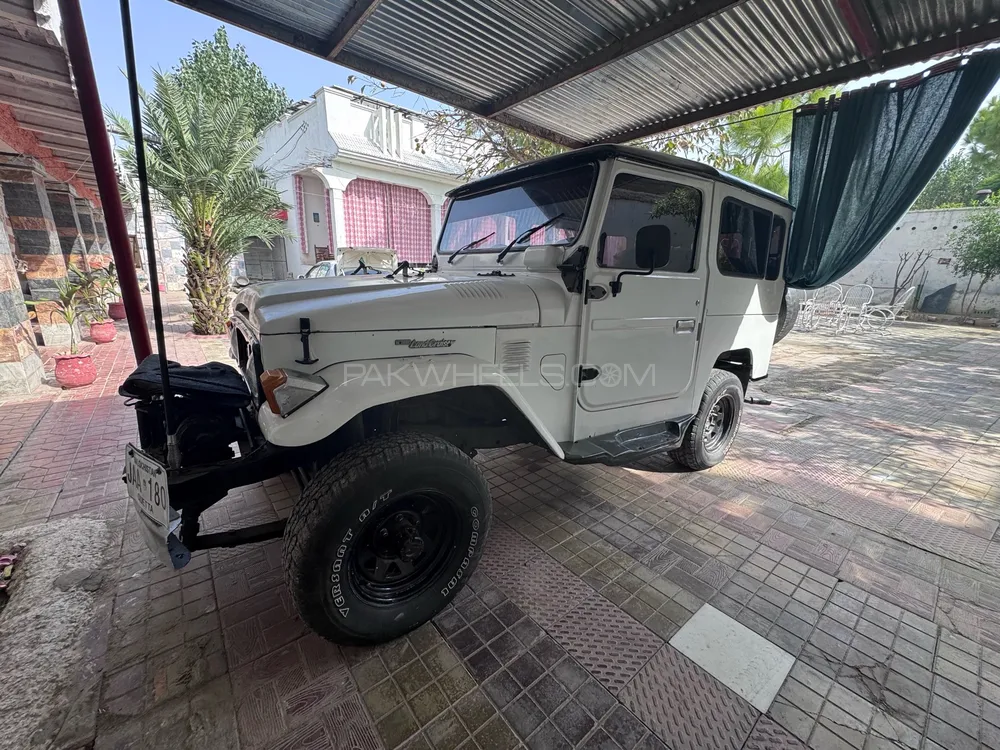 Toyota Land Cruiser 1982 for Sale in Mardan Image-1