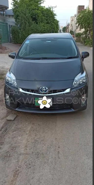 Toyota Prius 2011 for Sale in Lahore Image-1