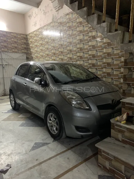 Toyota Vitz 2008 for Sale in Dera ismail khan Image-1