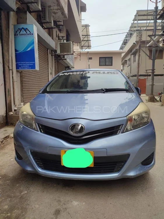 Toyota Vitz 2013 for Sale in Karachi Image-1