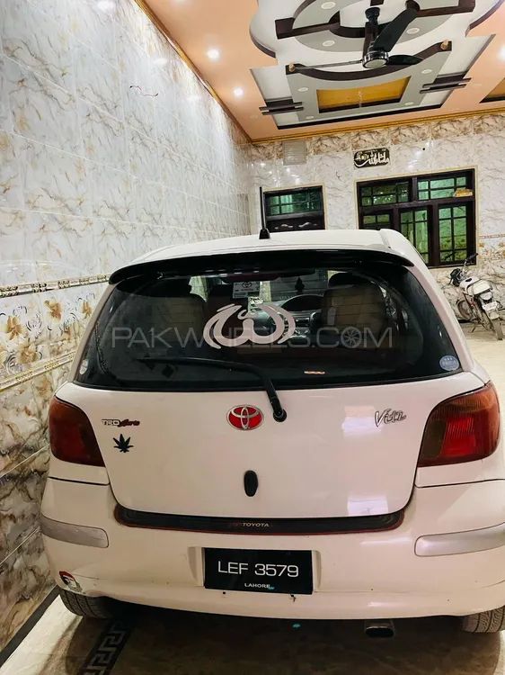 Toyota Vitz 2004 for Sale in Peshawar Image-1